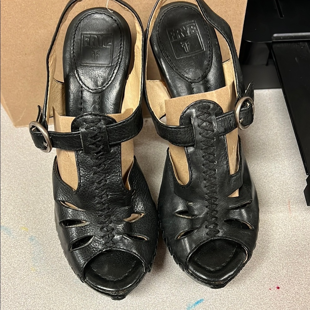 Frye Black Leather Peep-Toe Sandals with Intricate Cutouts